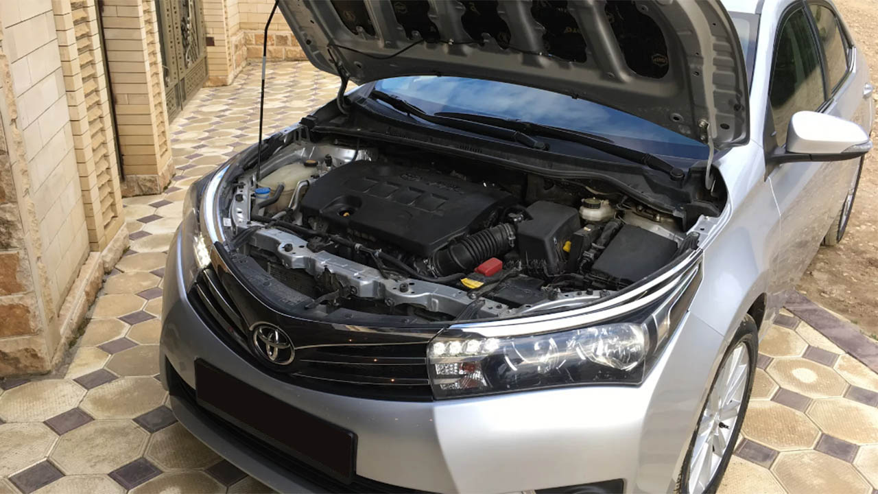 Замена масла Toyota Corolla, записаться на замену масла Тойота Королла у официального дилера