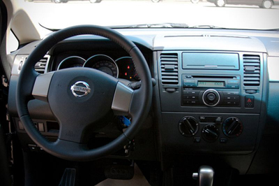 Отзыв владельца автомобиля Nissan Tiida 1,6 4авт. Comfort Седан 2010