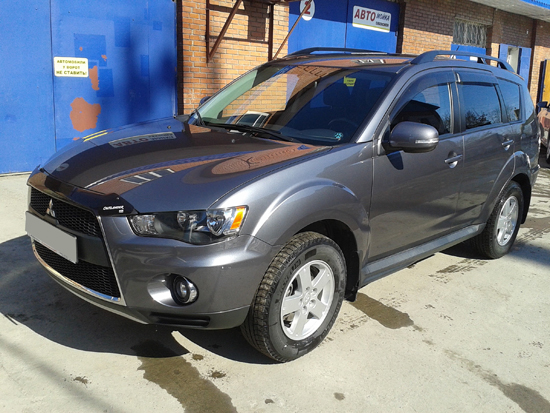 Отзыв владельца автомобиля Mitsubishi Outlander XL 2,0 CVT Intense 2WD 2011