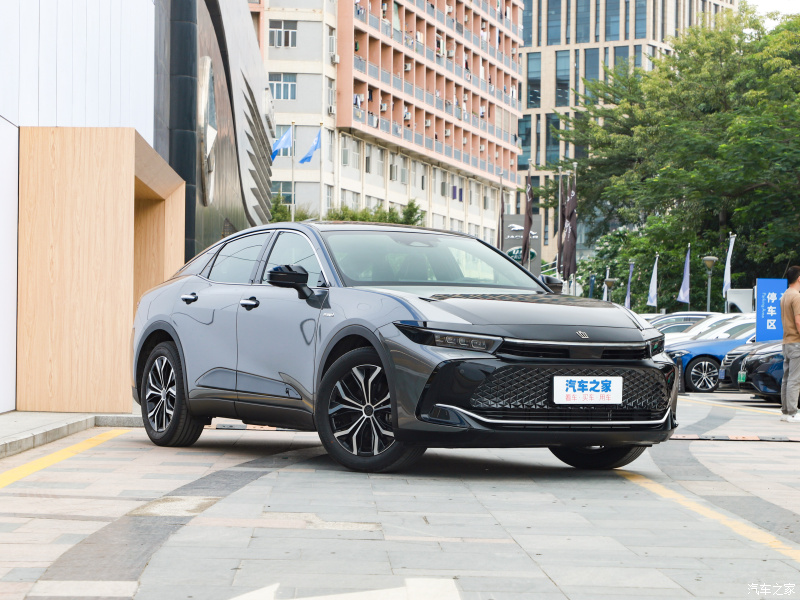 Toyota Crown нового поколения 2022