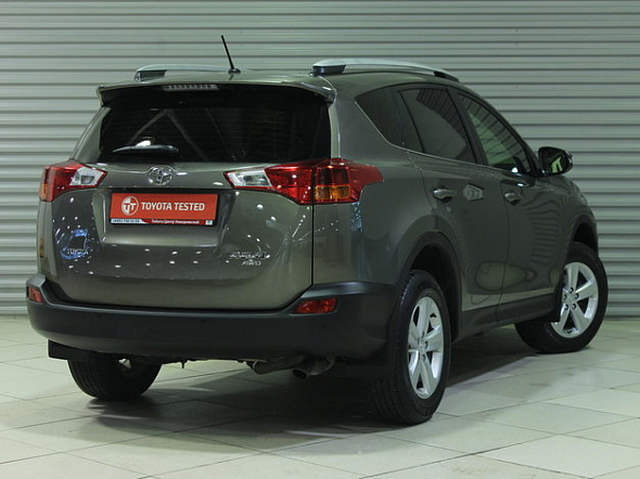 Рав центр. Тойота рав 4 2013г. Toyota rav4 2013 золотой. Рав 4 3008. RAV 4 Toyota pricing.