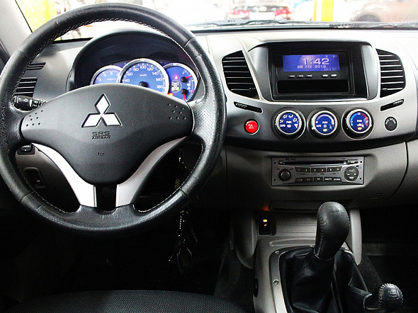 Фото Мицубиси Л 200 2008 цена 580000 руб.