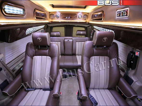 GMC Savana 2022 салон