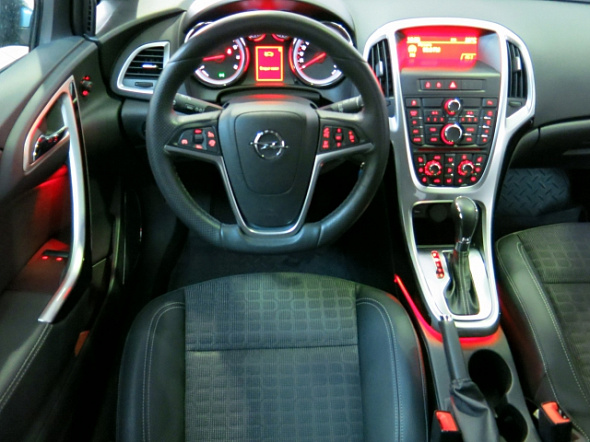 Фото Опель Астра 2013 цена 706217 руб.