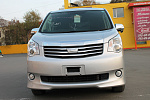 Toyota Noah 2,0 