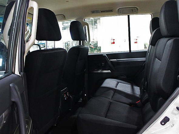 Фото Мицубиси Паджеро 2015 цена 1669990 руб.