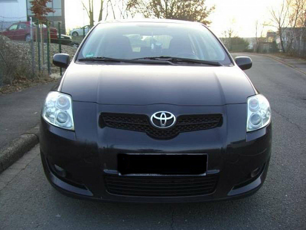 Отзыв владельца автомобиля Toyota Auris 1,6 6мех. Комфорт плюс Хэтчбек 2007