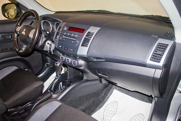 Фото Мицубиси Аутлендер 2011 цена 849000 руб. Фото Мицубиси Аутлендер 2011 цена 849000 руб.