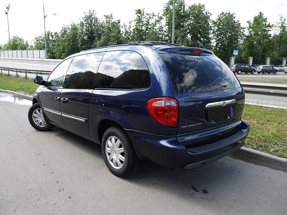 Фото Крайслер Таун Кантри 2007 цена 548000 руб.