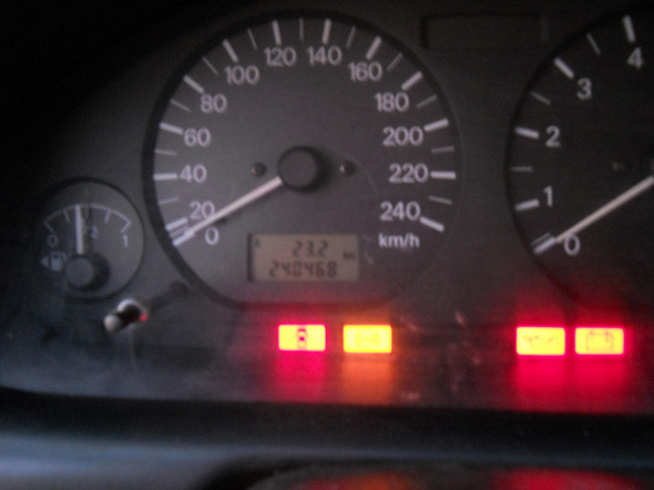 Фото Мицубиси Харизма 2003 цена 110000 руб.